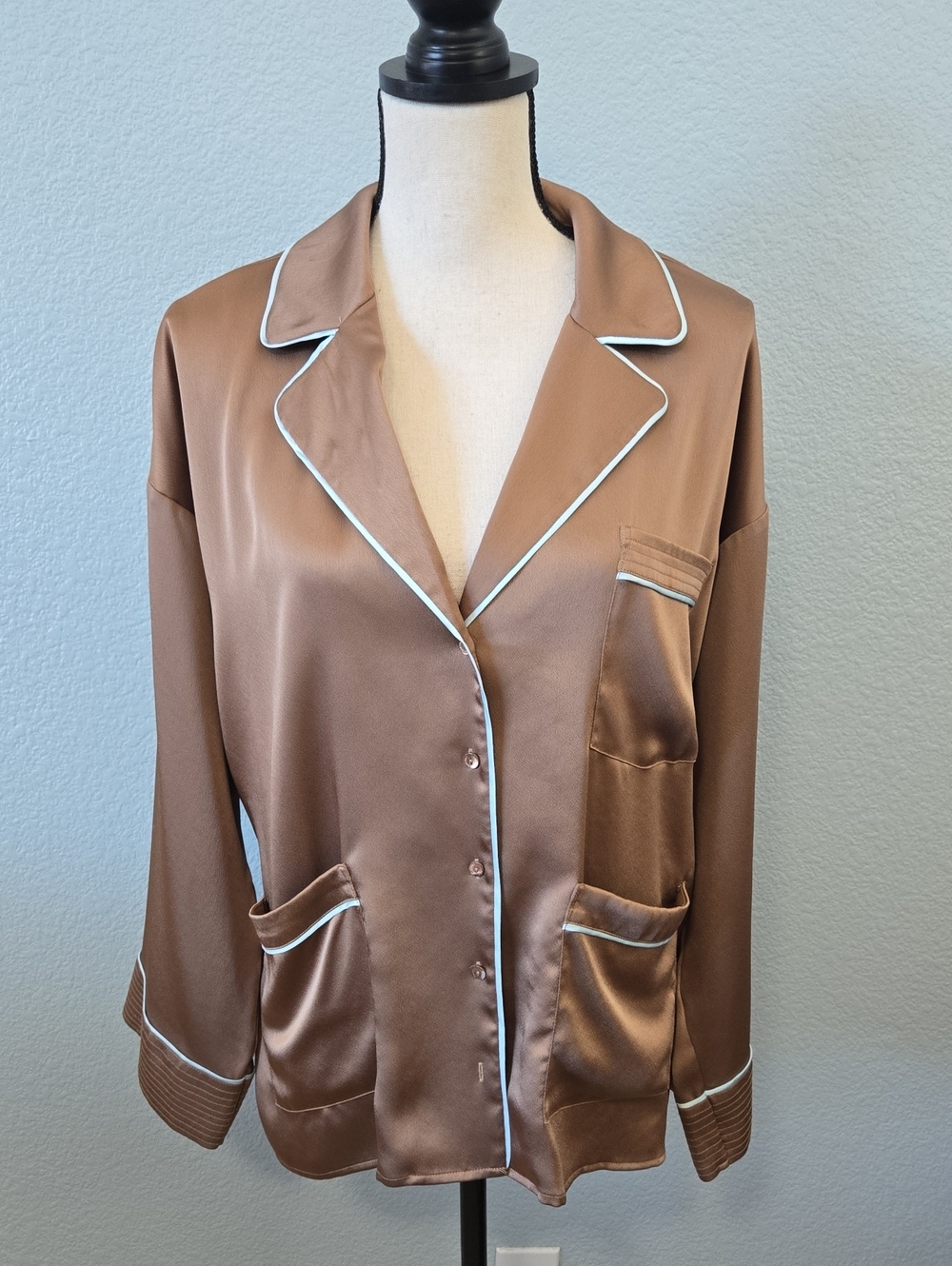L'Agence Mara Button Down Satin Blouse Or Lux Loungewear In Mocha Sz Medium